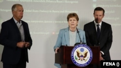Američki senatori Thom Tillis, Chris Murphy, Jeanne Shaheen tokom posjete Sarajevu, april 2022. 