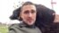 «Он вообще не умеет ходить на поводке»: дрессировщик спасает брошенных из-за войны животных