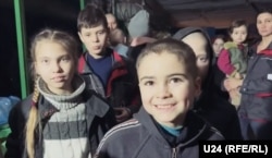 Діти у бомбосховищі «Азовсталі»