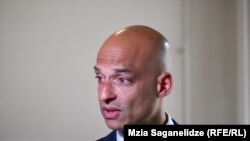 ჯეიმს აპატურაი, ნატოს  გენერალური მდივნის თანაშემწის მოადგილე უსაფრთხოების თანამედროვე გამოწვევების მიმართულებით.