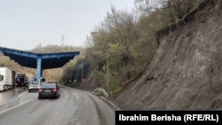 Granični prelaz Jarinje, između Kosova i Srbije, 22. april 2022.