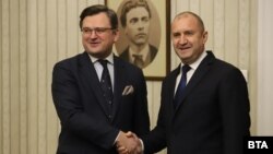 Министърът на външните работи на Украйна Дмитро Кулеба и президентът на България Румен Радев, 20 април 2022г.