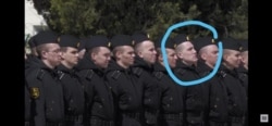 На этом скриншоте из видео Минобороны, якобы снятом 16 апреля, мать Сергея Грудинина обвела лицо своего сына.