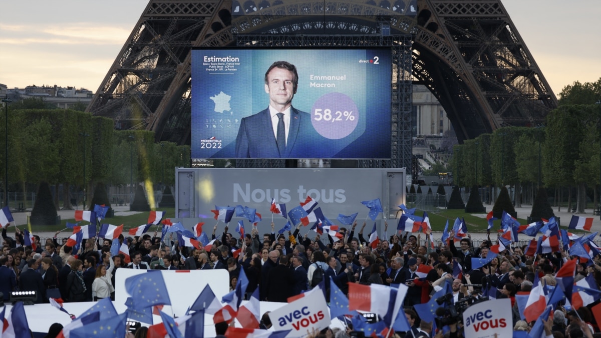Френският президент Еманюел Макрон е преизбран за нов петгодишен мандат.