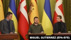 Pedro Sanchez, Volodimir Zelenski și Mette Frederiksen, Kiev, 21 aprilie 2022