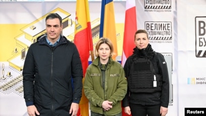 Shocked' Spanish PM Tours Carnage In Borodyanka During Surprise