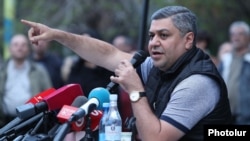 Armenia - Opposition leader Artur Vanetsian holds a news conference in Liberty Square, Yerevan, April 18, 2022.