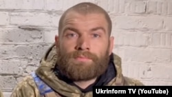 «Я закликаю весь світ, я закликаю кожного допомогти реалізувати процедуру «extraction» для українських військових!»  –  наголошує він