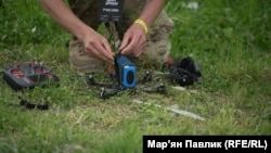 Бесьпілётнік, архіўны здымак
