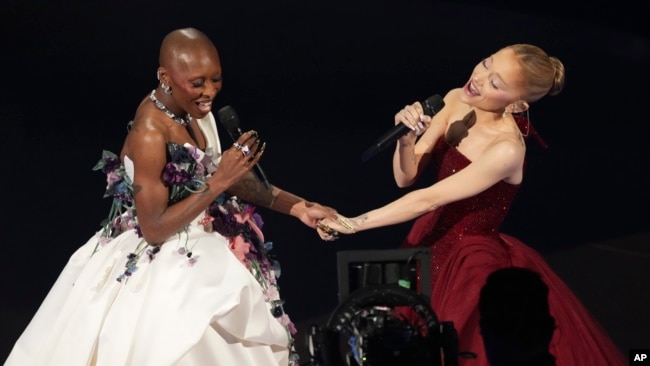 Cynthia Erivo dhe Ariana Grande.