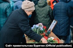 უკრაინაში დაღუპული რუსი სამხედროს, ილია სემენოვის დაკრძალვა. 5 მარტი. ბურიატია