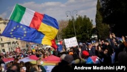 Протест во главниот италијански град Рим против руската инвазија врз Украина.