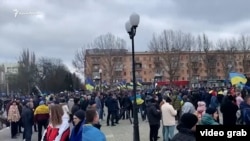Проукраїнські мітинги в Херсоні розпочалися одразу після окупації міста, фотографія 5 березня 2022 року