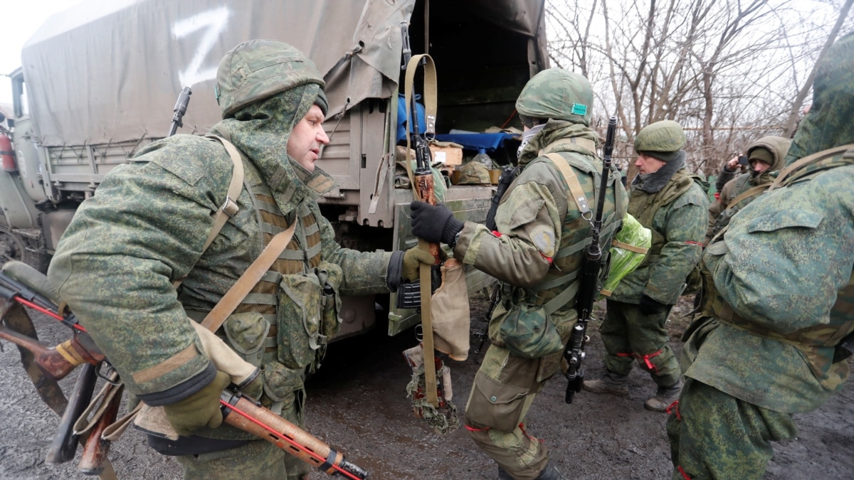 Росія, ймовірно, все більше намагається мотивувати представників ОРДЛО для посилення своїх військ – британська розвідка