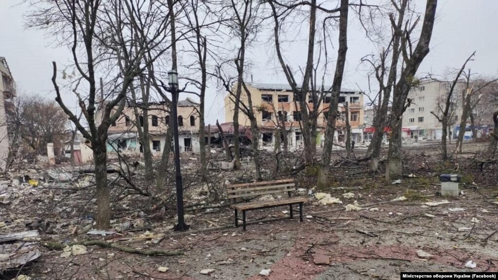 Наслідки обстрілу міста Ізюм російськими військами, середина березня 2022 року