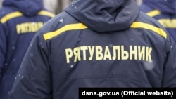 Рятувальники вранці 18 березня вирушили на ліквідацію пожежі в селі Наталівка, яка виникла внаслідок обстрілів російською армією (фото ілюстраційне)