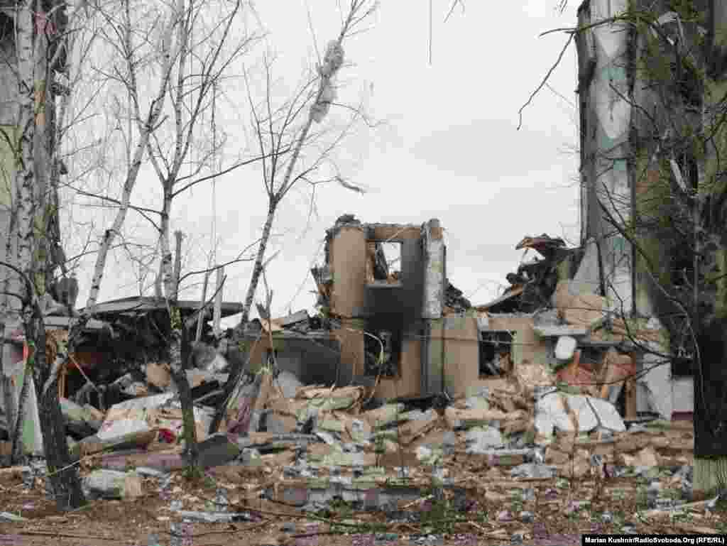 Під час&nbsp;вторгнення РФ&nbsp;ударами російської авіації у Бородянці на Київщині&nbsp;були зруйновані житлові будинки. Фото від 3 березня 2022 року