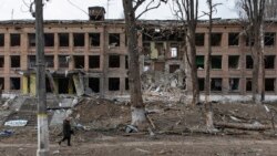 Potpuno uništena zgrada nakon što je ruska raketa pogodila gradić Vasilkiv nedaleko od Kijeva, 7. mart