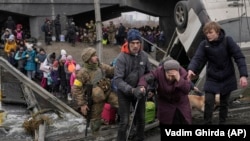 A mund të bëjë OKB-ja më shumë për të trajtuar krizën e madhe humanitare që po shpaloset në Ukrainë që nga pushtimi i paprovokuar i Rusisë atje muajin e kaluar?