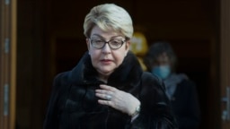 Елеонора Митрофанова казва, че "тук имаме голяма подкрепа, но правителството е абсолютно проамериканско”.