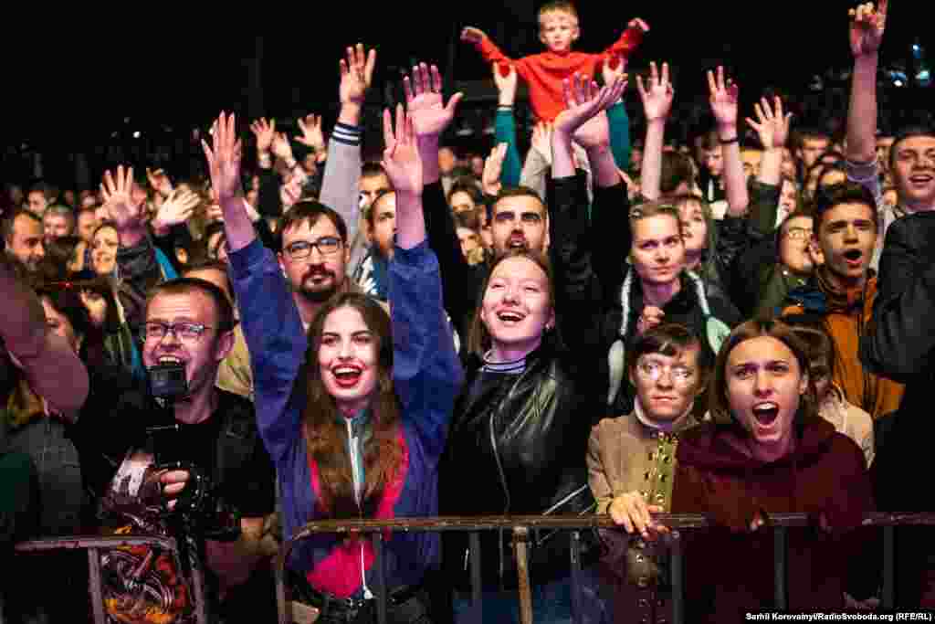 2020: У Маріуполі проходить Гогольфест. Сотні гостей з усієї України та з-за кордона 2022: Немає можливості навіть подзвонити чи написати кілька слів у месенджері