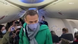 Навальний летить в Москву