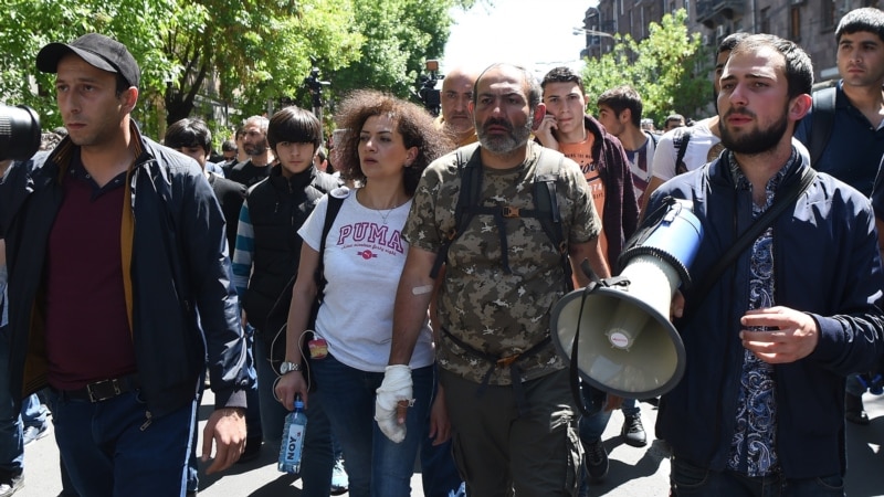 Sarkisian Voted Armenia's PM In Face Of Countrywide Protests