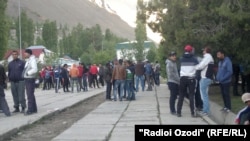 Tajikistan - protesters in the center of Khorugh, Badakhshan