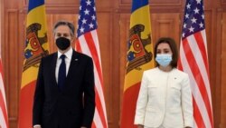 Američki državni sekretar Antony Blinken pozira s predsjednicom Moldavije Maiom Sandu u Predsjedničkoj palači u Kišinjevu, 6. mart 2022.