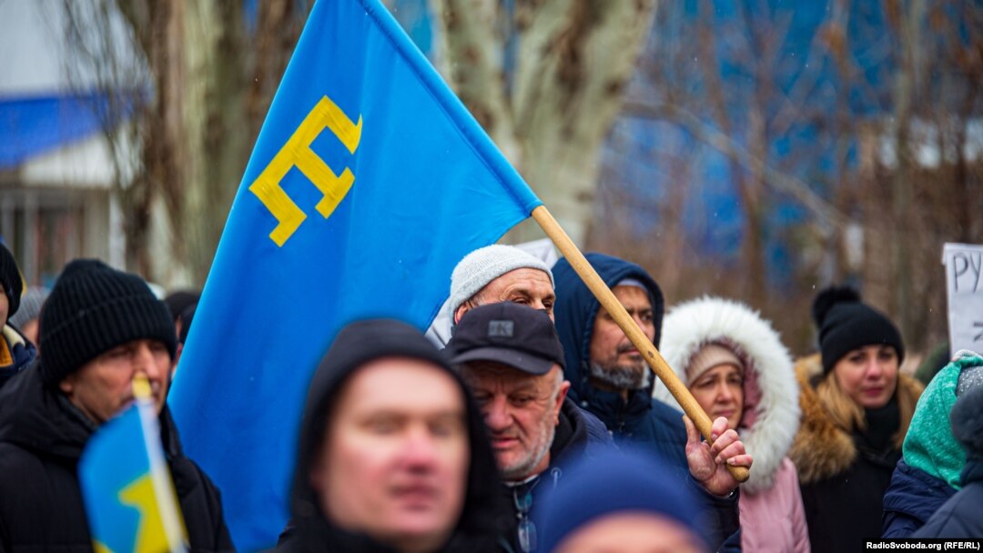 Украинци в Херсон протестират срещу руската окупация. Снимката е от 6 март
