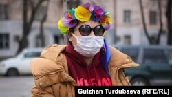 Бишкек: тынчтыкка чакырган аялдар маршы