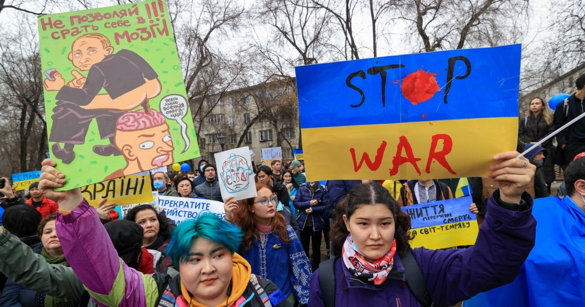 Порно әке ұйықтап жатқан қызын трахает