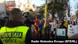 Udruženje "Lesja Ukrajinka" protestovalo je u februaru u Skoplju zbog ruske vojne invazije na Ukrajinu. Fotografija sa protesta u Skoplju 25. februara 2023.