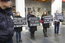 "Stop ratu u Ukrajini", "Solidarnost sa mirovnim pokretima u Rusiji i Ukrajini"