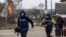 Журналісти під час обстрілу та евакуації цивільних в Ірпені, 6 березня 2022 року