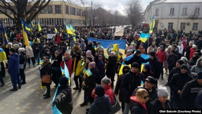 Мітинг проти російської окупації у Новій Каховці, березень 2022 року