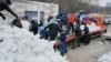 Voluntarii din Odesa montează baraje antitanc și umplu saci cu nisip pentru a se apăra de atacurile rusești