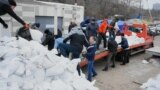 Odesa Volunteers Build 'Hedgehogs' And Fill Sandbags To Resist Russian Attack