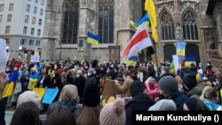 Акция украинской диаспоры у собора св. Штефана в центре Вены