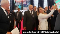 Аляксандар Лукашэнка на XIX кангрэсе расейскай прэсы