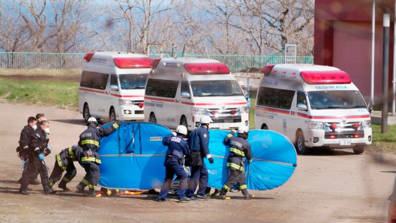 Потона туристички брод во Јапонија- загинаа 10 лица, 16 се исчезнати
