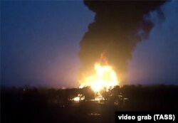 Пажар на нафтабазе ў Бранску, 25 красавіка