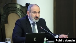 Armenia - Prime Minister Nikol Pashinian speaks during a cabinet meeting in Yerevan, April 22, 2022.
