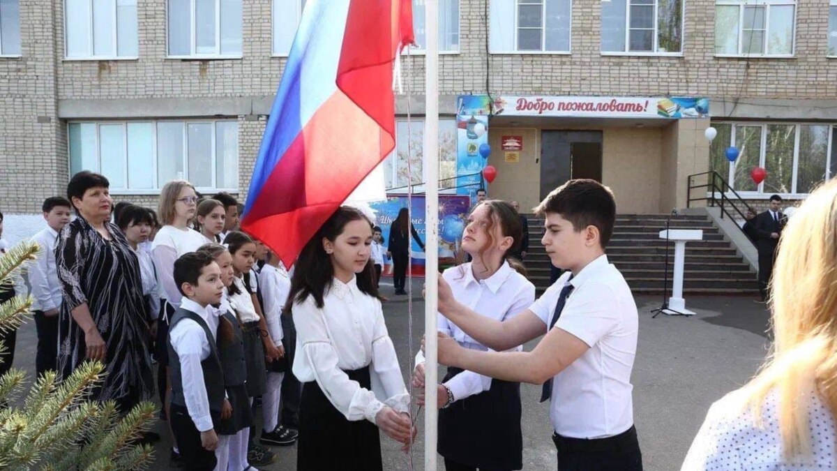 У директоров пермских школ появятся советники по патриотическому воспитанию