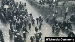 Чикаго, 17 декабря 1933 года. Коммунисты нападают на участников украинского марша за спасение голодающих на Украине