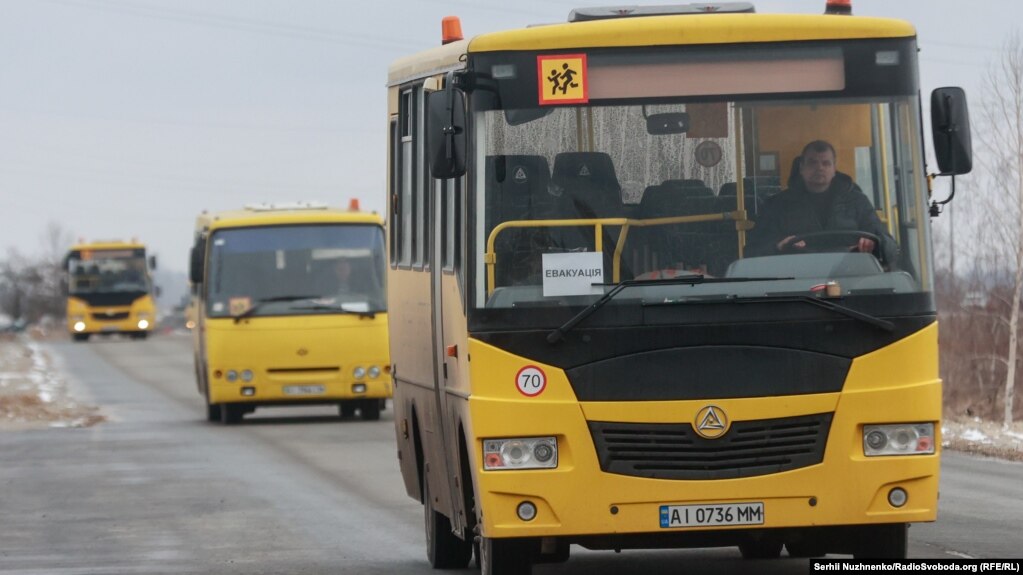 Евакуація планується з Маріуполя та Запорізької області власним транспортом, а також із Луганської області