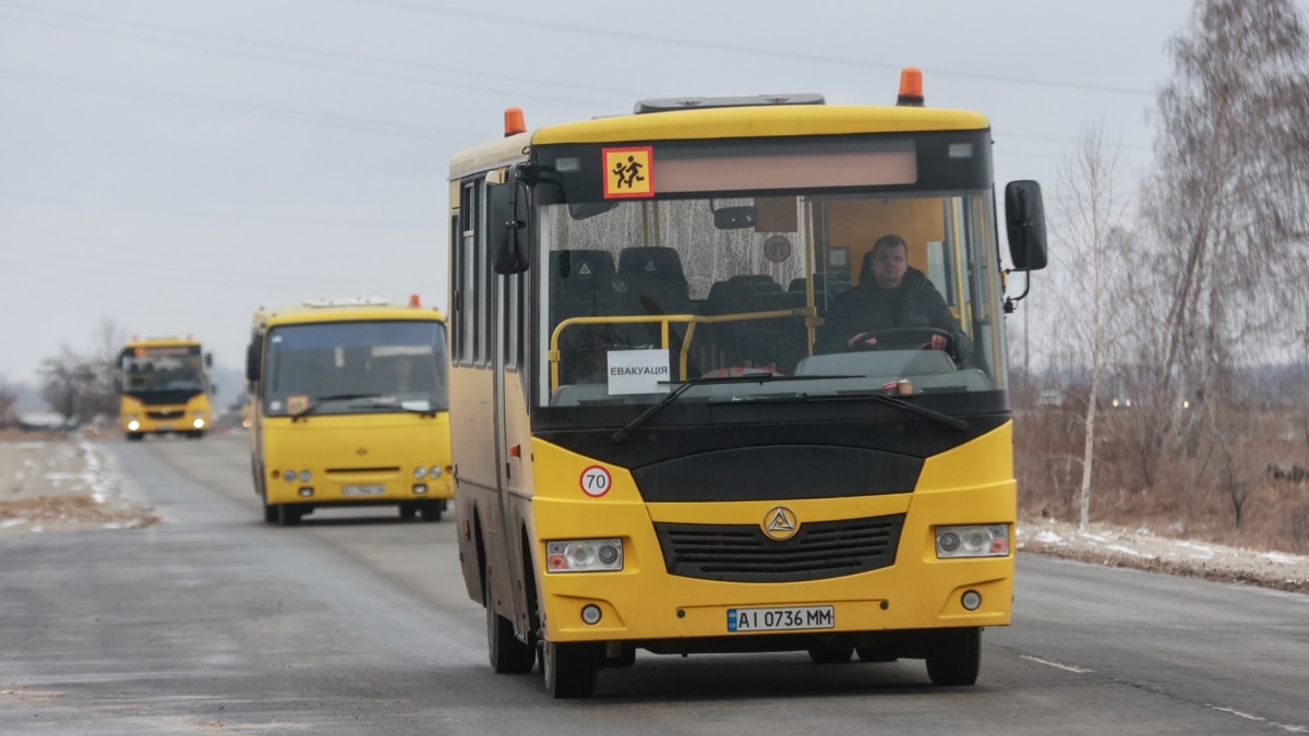 Війська РФ продовжують блокувати евакуацію цивільних із кількох міст на Запоріжжі