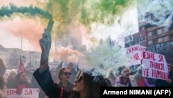 Foto nga protesta për Ditën e Gruas, më 8 mars 2022, në Prishtinë.