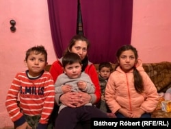 Szálka Erzsébet az ukrajnai Rátról menekült el a gyerekeivel, miután a férjét elvitték katonának