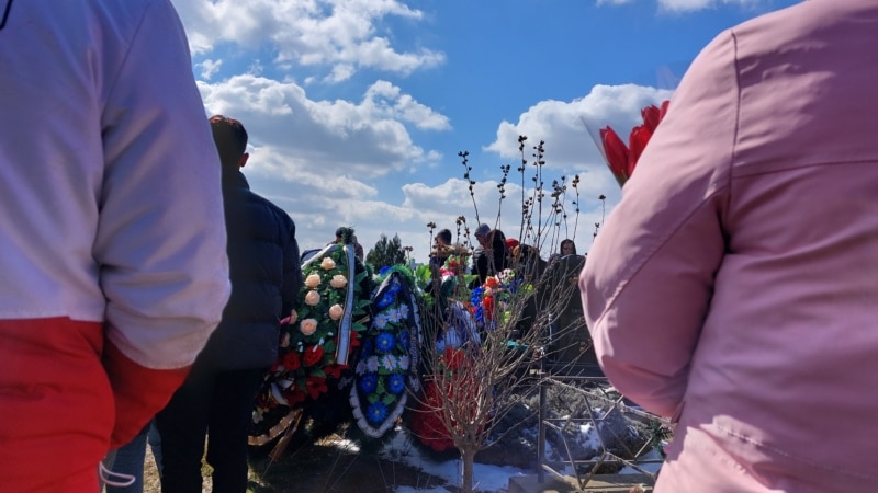 В Керчи похоронили российского военного, погибшего в первый день вторжения России в Украину (+фото)